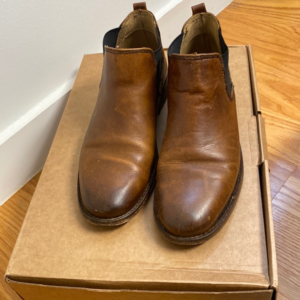 Sutro women’s ankle boots in brown. Size: 6.5